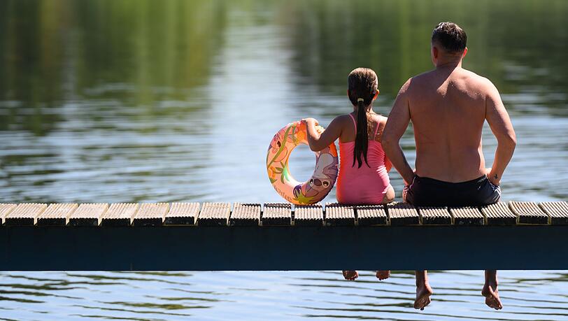 Der Deutsche Wetterdienst (DWD) erwartet am Mittwoch Temperaturen nahe der 40-Grad-Marke. Der Deutsche Wetterdienst (DWD) erwartet am Mittwoch Temperaturen nahe der 40-Grad-Marke.