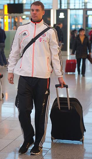Der FC Bayern vor dem Abflug ins Trainingslager nach Doha.