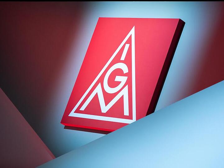 Das Logo der IG Metall. Foto: Daniel Karmann/dpa/Archivbild