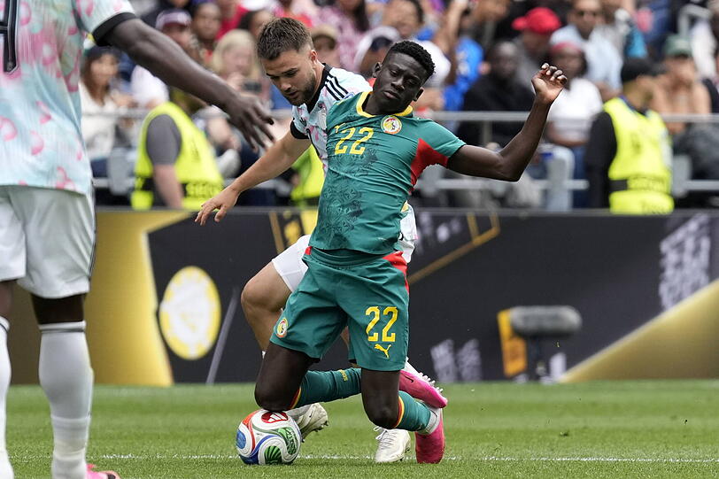 War mit Senegal bei der WM: Bara Sapoko Ndiaye. War mit Senegal bei der WM: Bara Sapoko Ndiaye.