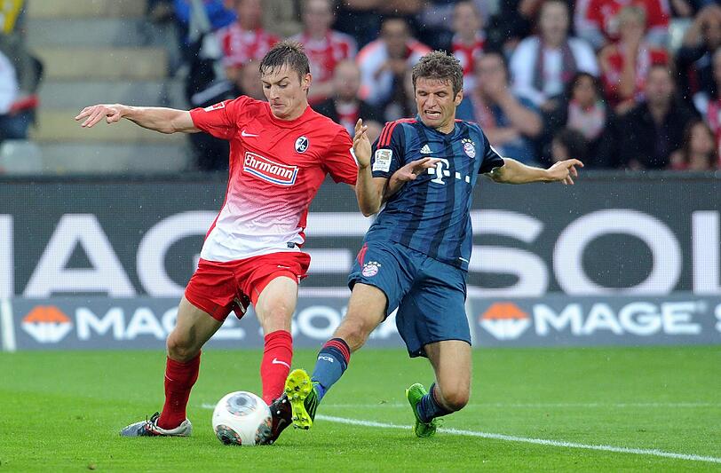 THOMAS MÜLLER, Note 3: Vorarbeit zum 1:0 in Frankfurt, Vorarbeit zum 1:0 in Freiburg &ndash; Müller wird zum Flankengott! Vor dem Tor aber nicht kaltschnäuzig, wie bei der Doppelchance (74.).