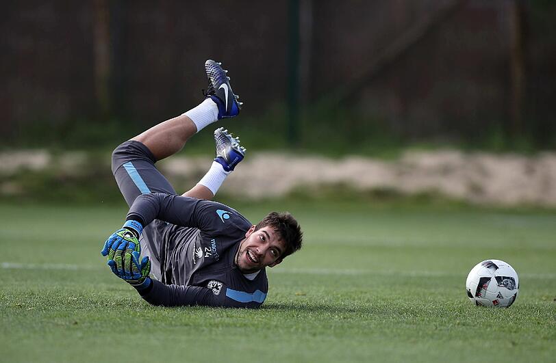 Schuften, stemmen, springen bis zu Erschöpfung. Die schweißtreibenden Trainingsbilder vom Dienstag zum Durchklicken.