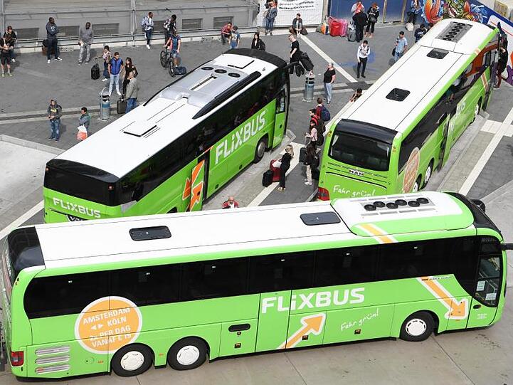 Die grünen Busse des Branchenprimus Flixbus bedienen nach mehreren Übernahmen in Deutschland 95 Prozent des Marktes.