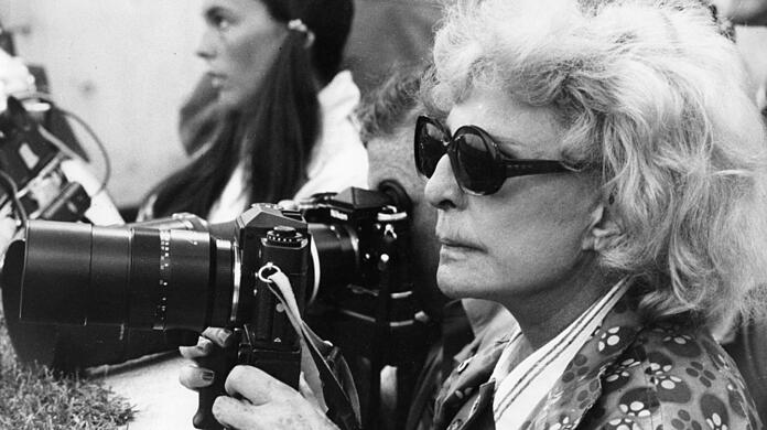 Die NS-Regisseurin Leni Riefenstahl startete in der Nachkriegszeit eine erstaunliche zweite Karriere als Fotografin.