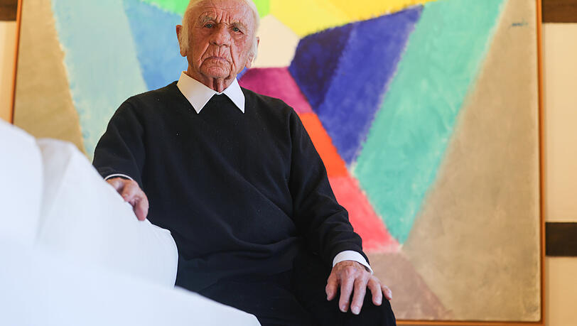 Heinz Mack kurz vor seinem 95. Geburtstag. F&uuml;r seinen Raum im Gulbransson Museum hat er neue Werke geschaffen.