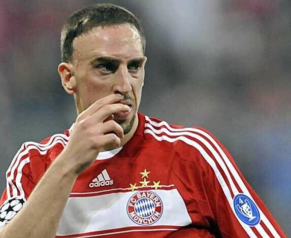 Kurios: Ein Autoreiniger aus dem Saarland fahnd Ribérys Kreditkarte. Der Fußballprofi hatte das Auto vor einem Jahr verkauft und die verschollene Karte seitdem gesperrt