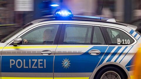 Die Polizei rückte zu einem Einsatz aus – und wurde selbst bedroht. (Symbolbild)