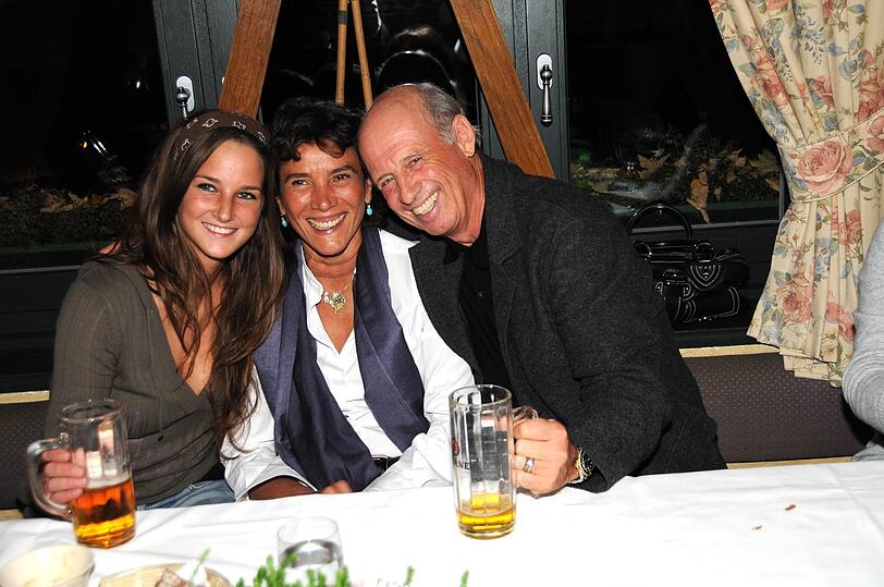 Willy Bogner mit seiner Frau Sônia, die 2017 verstorben ist, und Tochter Florinda, die heute im Aufsichtsrat sitzt.