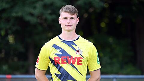 Jonas Urbig, Torwart des 1. FC Köln, wechselt zu Jahn Regensburg.