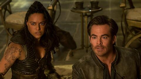Die Abenteurergruppe um die Barbarin Holga (Michelle Rodriguez) und den Barden Edgin (Chris Pine) begibt sich auf einen riskanten Raubzug.