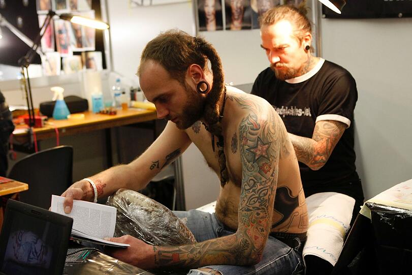 Neues Tattoo: Auf dem Rücken ist (noch) Platz!