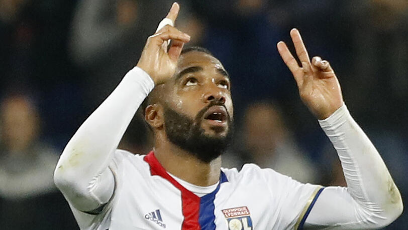 Lyons Alexandre Lacazette jubelt über sein Tor Lyons Alexandre Lacazette jubelt über sein Tor