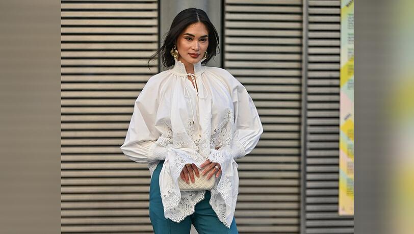 Mit Whimsical-Elementen wie einer wei&szlig;en Bluse mit Spitzen-Elementen wird jedes Casual-Fr&uuml;hlingsoutfit zu einem echten Hingucker.