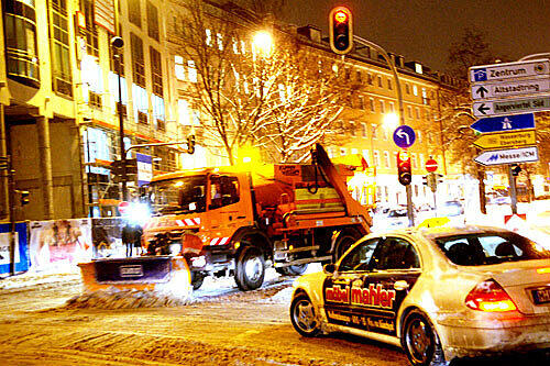 Rot, Orange und Weiß sind derzeit die dominierenden Farben in der Münchner Innenstadt.