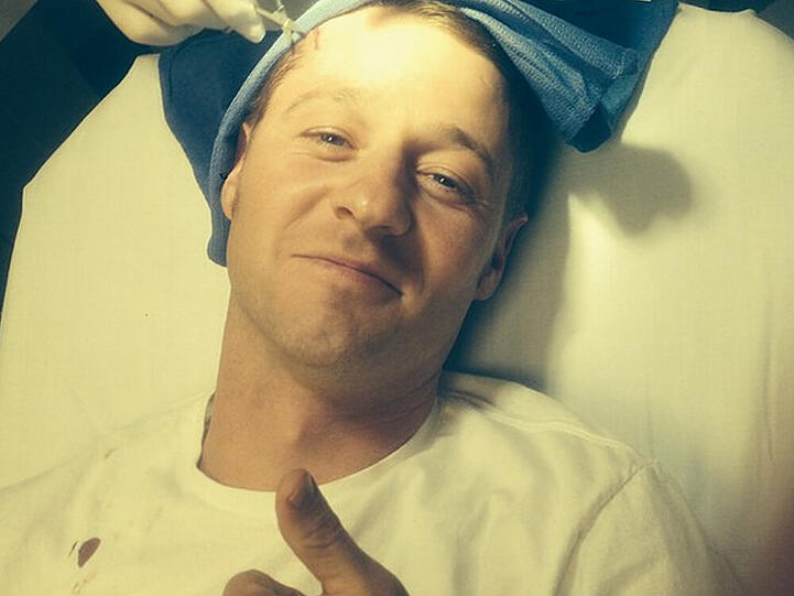 Ben McKenzie im Krankenhaus