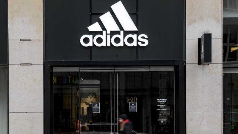 Eingang einer geschlossenen Adidas-Filiale in der Innenstadt von Hamburg. Eingang einer geschlossenen Adidas-Filiale in der Innenstadt von Hamburg.
