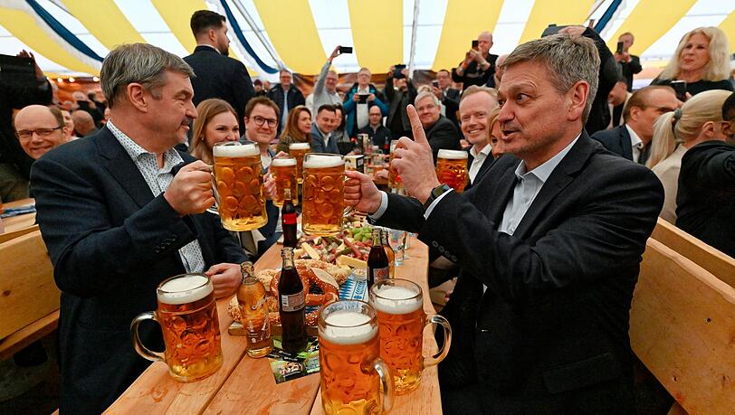 S&ouml;der (l, CSU) war nach Frankenthal gekommen, um im Landtagswahlkampf den CDU-Kandidaten Christian Baldauf (r) zu unterst&uuml;tzen.