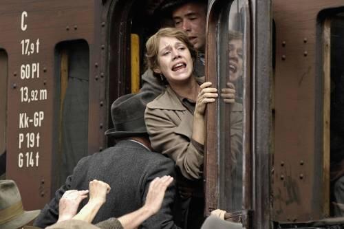 &bdquo;Genau so war es damals.&ldquo; Im ARD-Film &bdquo;Kinder des Sturms&ldquo; verliert Felicitas Woll heute Abend ihre Tochter in den Wirren des Zweiten Weltkrieges.