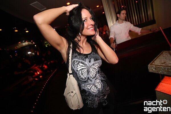 Heiße Frauen stürmen beim "donnerstags clubbing" in der 089Bar die Tanzfläche. Mehr Bilder unter: www.nachtagenten.de