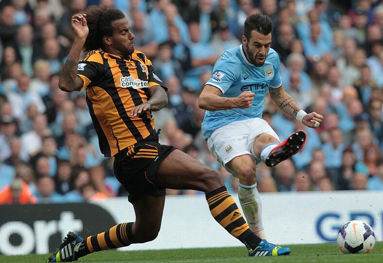 ... Álvaro Negredo (25 Millionen) überweißt der Verein aus Manchester ein paar Millionen.