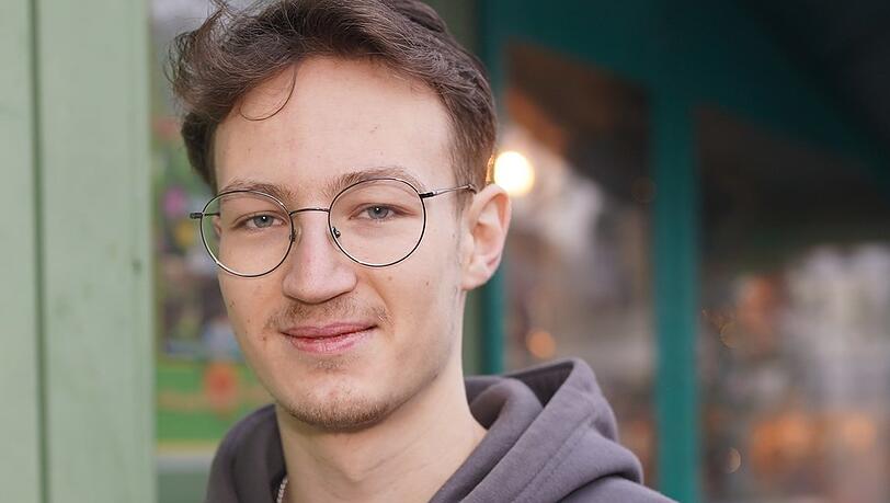 Student Julius (21) Student Julius (21)