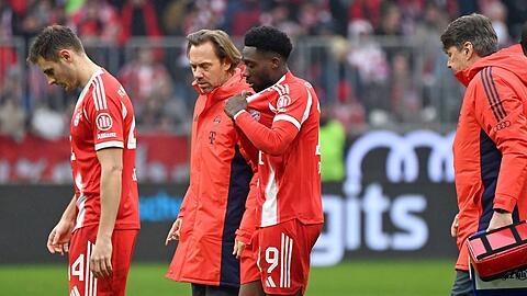 Alphonso Davies zog sich gegen Frankfurt am vergangenen Wochenende einen Muskelfaserriss zu. Alphonso Davies zog sich gegen Frankfurt am vergangenen Wochenende einen Muskelfaserriss zu.