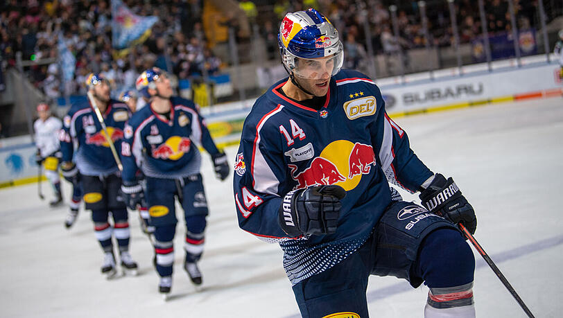 Münchens Justin Shugg war mit zwei Treffern der Mann des Abends beim 3:2 nach Verlängerung gegen die Eisbären Berlin. Münchens Justin Shugg war mit zwei Treffern der Mann des Abends beim 3:2 nach Verlängerung gegen die Eisbären Berlin.