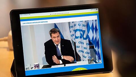 Markus Söder (CSU) spricht beim virtuellen Parteitag der CSU. Foto: Lino Mirgeler/dpa/Archivbild
