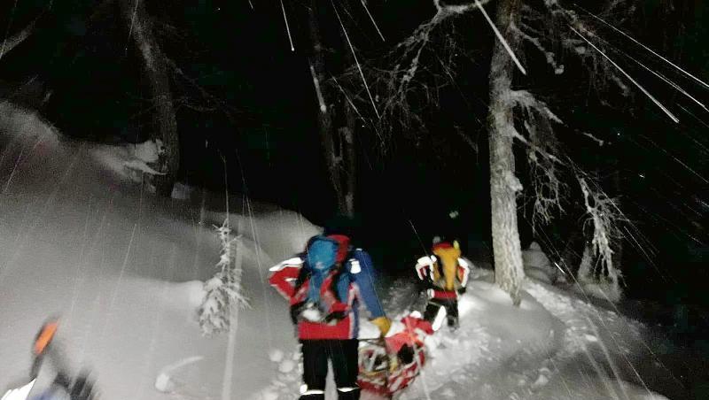 Einsatzkräfte der Bergwacht Ramsau sind in der Nacht vom ersten auf den zweiten Weihnachtsfeiertag am Watzmann im Rettungseinsatz. Foto: Bergwacht Ramsau/dpa Einsatzkräfte der Bergwacht Ramsau sind in der Nacht vom ersten auf den zweiten Weihnachtsfeiertag am Watzmann im Rettungseinsatz. Foto: Bergwacht Ramsau/dpa