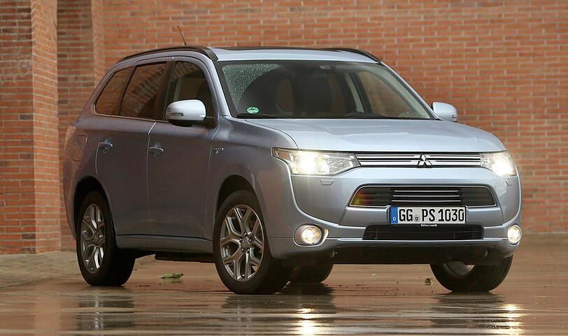 Normverbrauch 1,9 Liter: Als Plug-in-Hybrid ist der Geländewagen Outlander eines der verbrauchsärmsten Autos auf dem Markt.