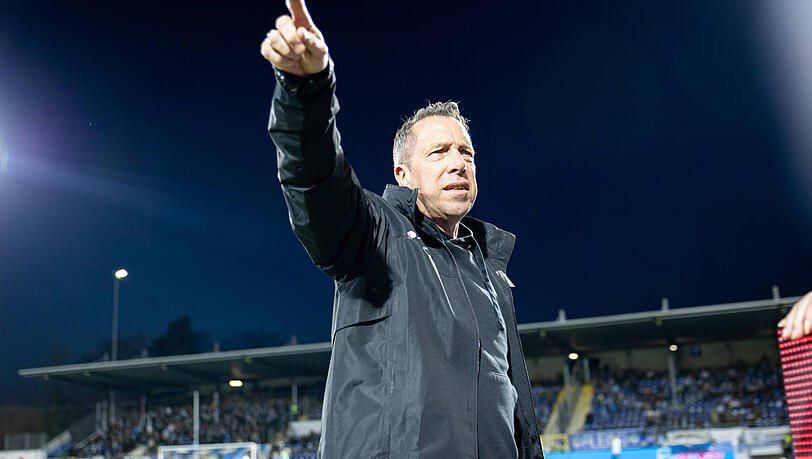 Als weiß-blaue Aufholjäger nochmal ins Aufstiegsrennen eingreifen und in den restlichen zwölf Spielen alles aus sich herausholen? Wer darauf keinen Bock hat, der kann laut Sechzger-Trainer Kauczinski gleich nach Hause gehen. Als weiß-blaue Aufholjäger nochmal ins Aufstiegsrennen eingreifen und in den restlichen zwölf Spielen alles aus sich herausholen? Wer darauf keinen Bock hat, der kann laut Sechzger-Trainer Kauczinski gleich nach Hause gehen.