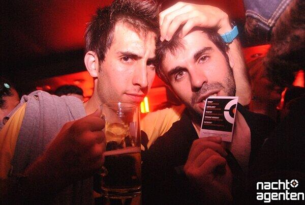 So wild feiert sich München durch das Wochenende. Auch in der Milch und Bar geht es hoch her. Mehr Bilder gibt es unter: www.nachtagenten.de