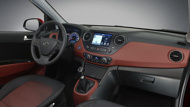 Farbtupfer auch im Innenraum: das zweifarbige Cockpit des Hyundai i10 wirkt schick.