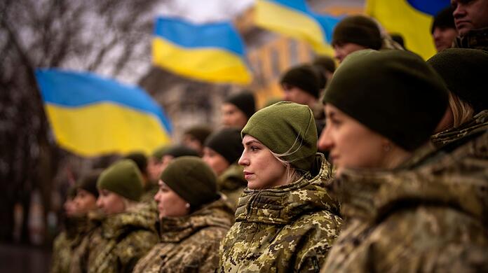 Mehr als 5000 ukrainische Soldatinnen kämpfen an der Front.