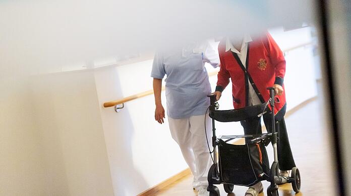 Hauptproblem in den kommenden Jahren laut Pflegereport: Immer mehr Ältere brauchen pflegerische Unterstützung.