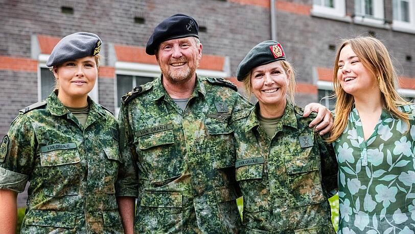 Amalia, Willem-Alexander, M&aacute;xima und Ariane in Breda.