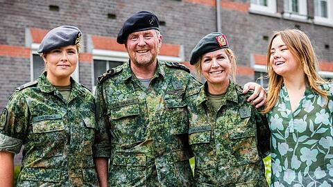 Amalia, Willem-Alexander, M&aacute;xima und Ariane in Breda.