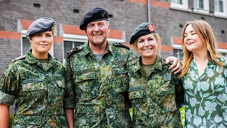 Amalia, Willem-Alexander, M&aacute;xima und Ariane in Breda.