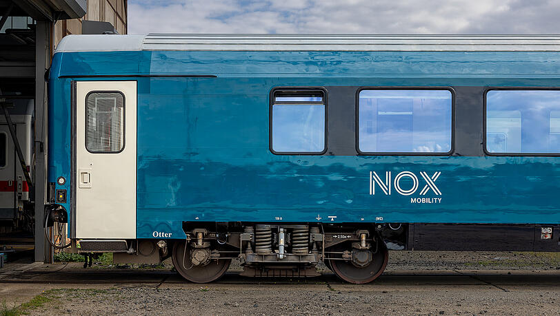 Auf der InnoTrans in Berlin hat Nox Mobility am Mittwoch seinen ersten fertigen Waggon enthüllt und zugleich den Ticketverkauf eröffnet. Auf der InnoTrans in Berlin hat Nox Mobility am Mittwoch seinen ersten fertigen Waggon enthüllt und zugleich den Ticketverkauf eröffnet.