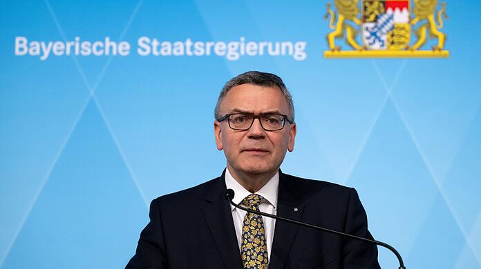 Staatskanzleichef Florian Herrmann sagt, eine Entscheidung im Fall von Poettingers Referendariat stehe noch aus. (Archivbild)