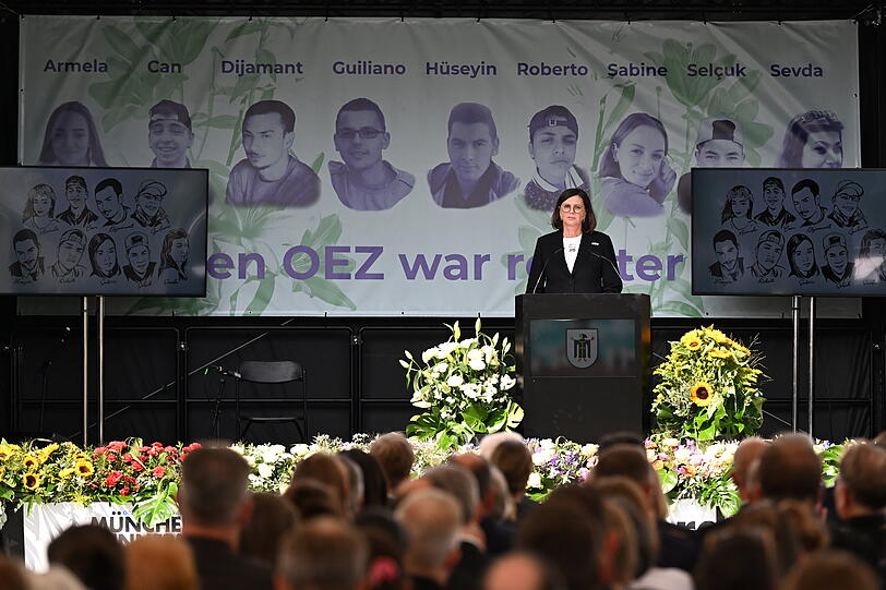 Ilse Aigner (CSU), Pr&auml;sidentin des Bayerischen Landtags, nimmt am Gedenkakt anl&auml;sslich des 10. Jahrestags des Attentats am Olympia-Einkaufszentrum teil.