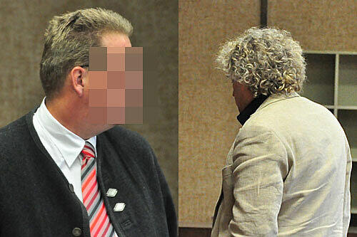 Angeklagt: Markus G. (37) vor Gericht, rechts daneben: Reinhard Sch. (49) im Gerichtssaal