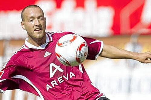 Breite Brust und jede Menge Motivation: Club-Stürmer Julian Schieber, vom VfB Stuttgart bis nächsten Juni ausgeliehen, will gegen seinen Ex-Verein seine Torquote von bislang einem Treffer ausbauen.