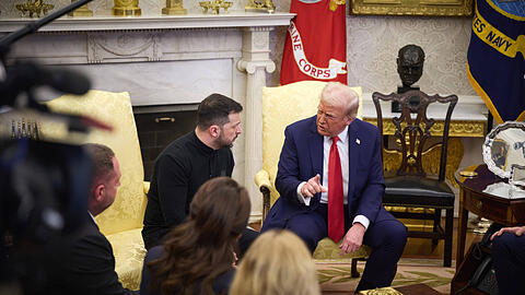 Eklat im Weißen Haus: Trump überzieht Selenskyj lautstark mit Vorwürfen.