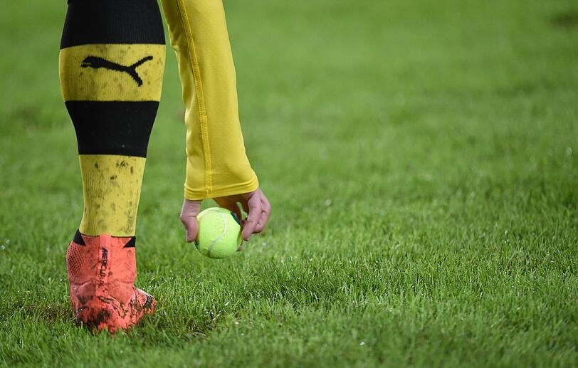 Von "Tennis Borussia Dortmund" schrieb die FAZ am Mittwoch. Warum, zeigen die Bilder.