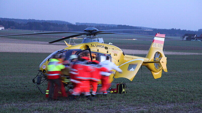 Motorradunfall auf der Landstraße. (Archivbild)