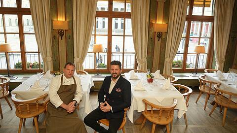 Willkommen im Spatenhaus: Küchenchef Mario Kleindienst (l.) und Betriebsleiter Mehmet Sancar im ersten Stock vom Spatenhaus an der Oper.
