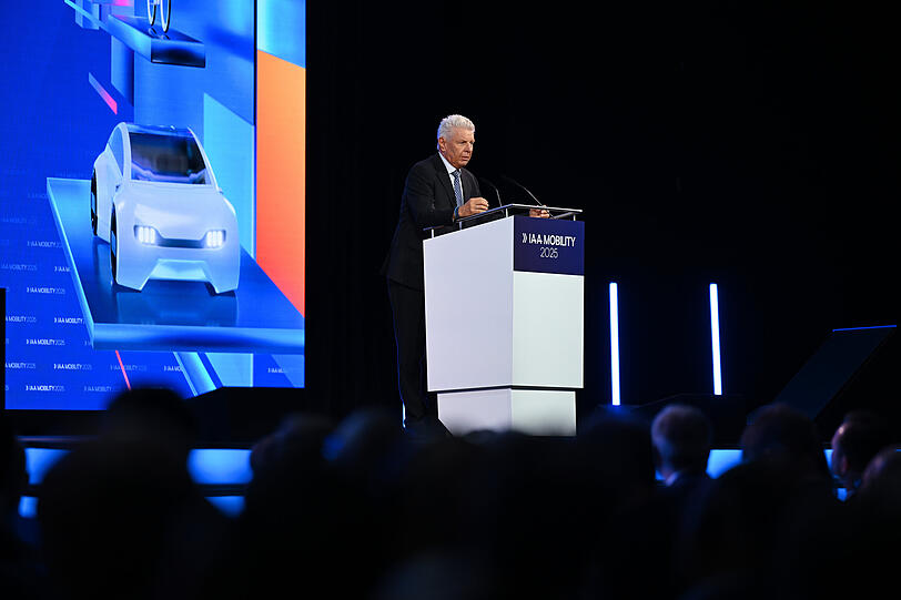 Der Münchner Oberbürgermeister Dieter Reiter (SPD) bei der IAA-Eröffnung. Der Münchner Oberbürgermeister Dieter Reiter (SPD) bei der IAA-Eröffnung.