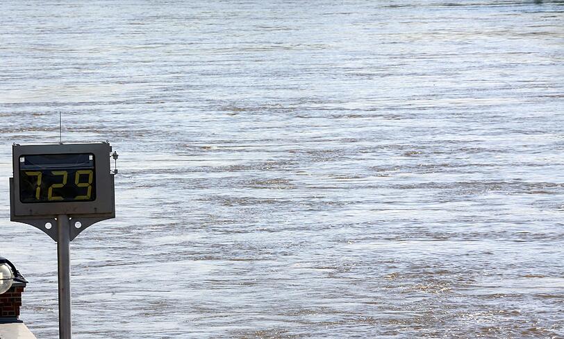 In Magdeburg hat sich die Hochwasserlage an der Elbe weiter zugespitzt.
