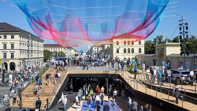 Blick auf den Odeonsplatz während der IAA.